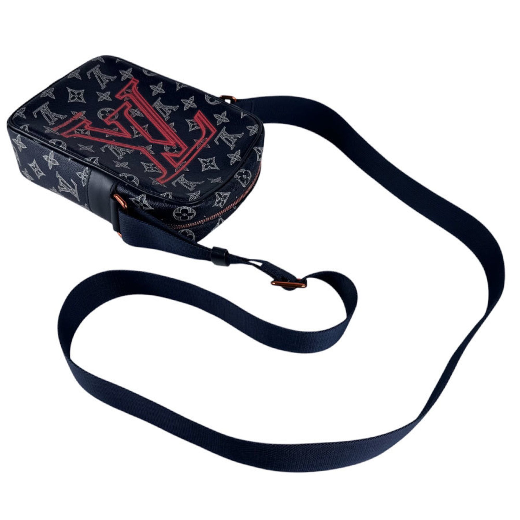 Louis Vuitton Navy Shoulder Bag (Pre-Owned)