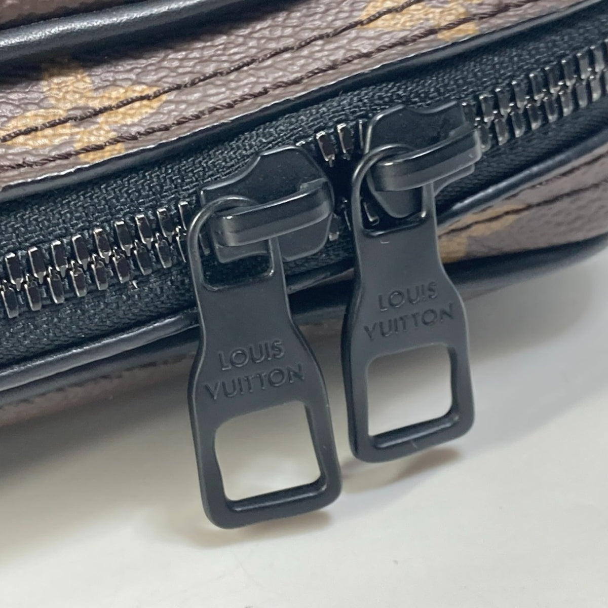 Louis Vuitton Brown Monogram Shoulder Bag (Pre-Owned)