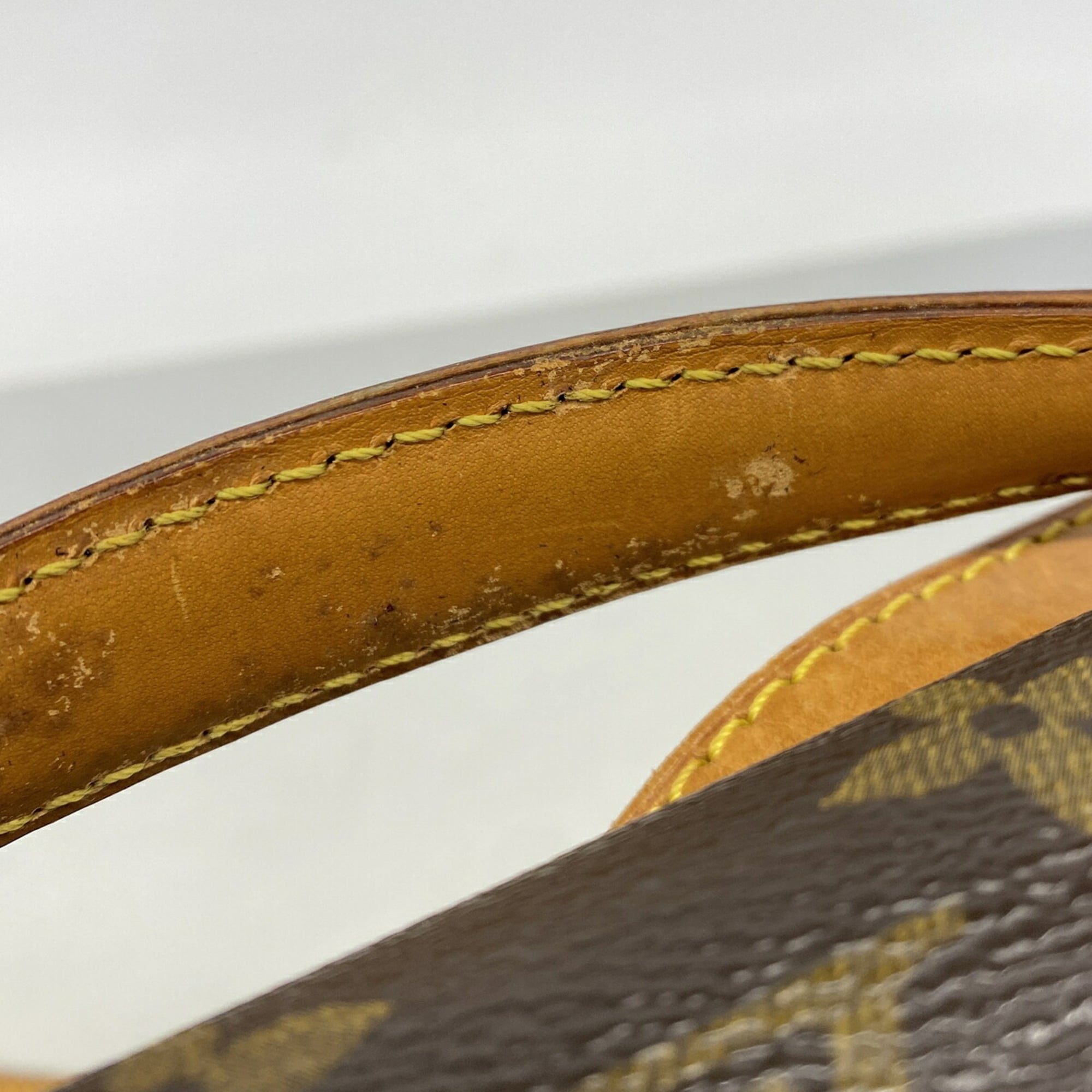 Louis Vuitton Brown Handbag (Pre-Owned)