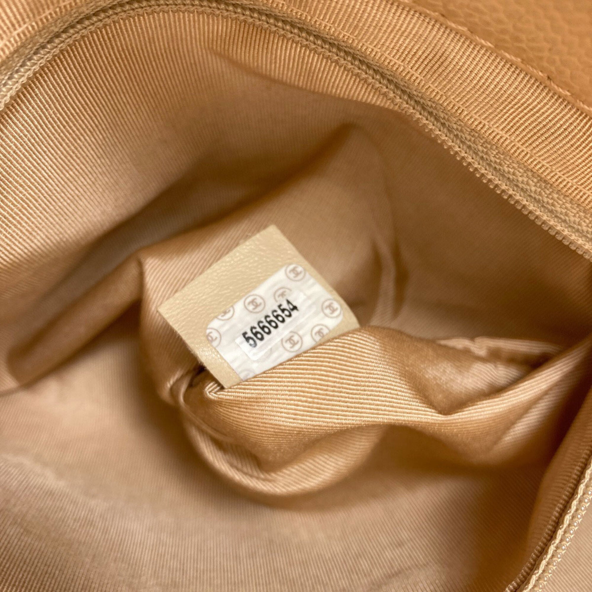 Chanel Beige Leather Handbag (Pre-Owned)