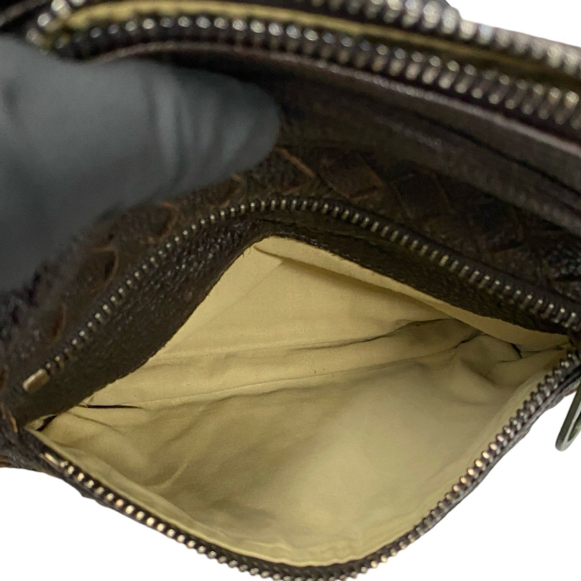 Bottega Veneta Brown Leather Pochette Shoulder Bag (Pre-Owned)