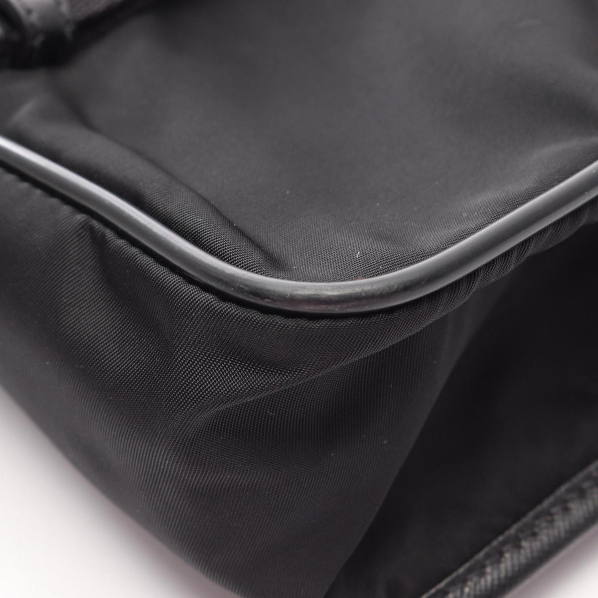 Prada Black Nylon Saffiano Triangle Handbag Shoulder Bag (Pre-Owned)
