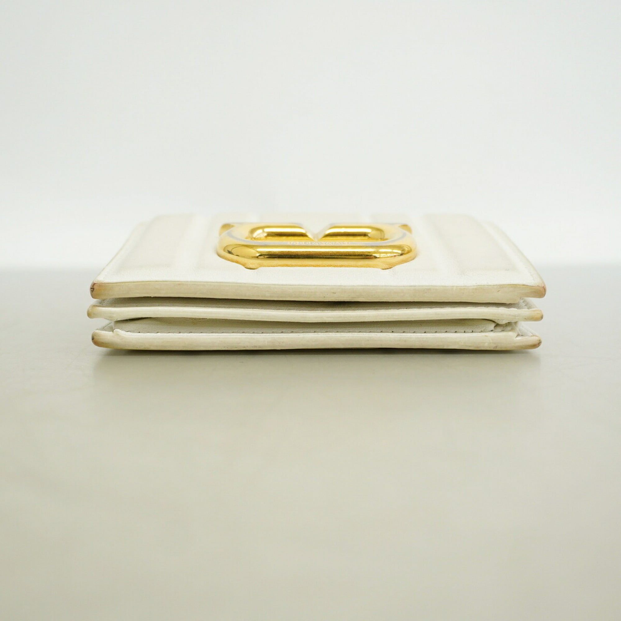 Salvatore Ferragamo White Leather Wallet (Bi-Fold) (Pre-Owned)