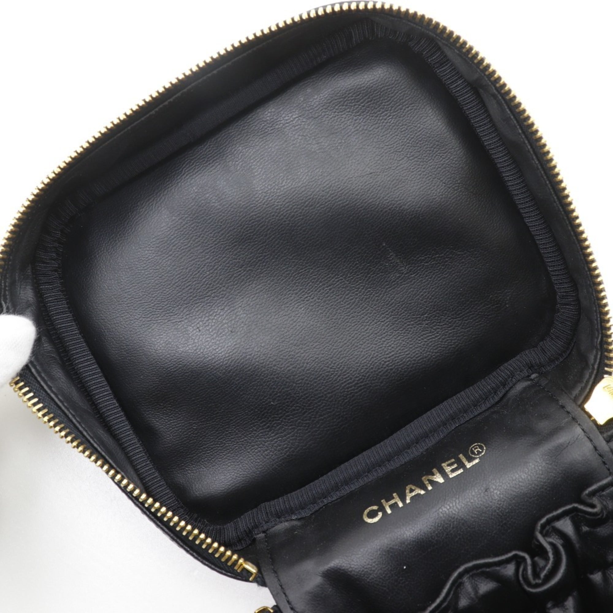 Chanel Black Grained Calfskin Handbag Pouch (Pre-Owned)