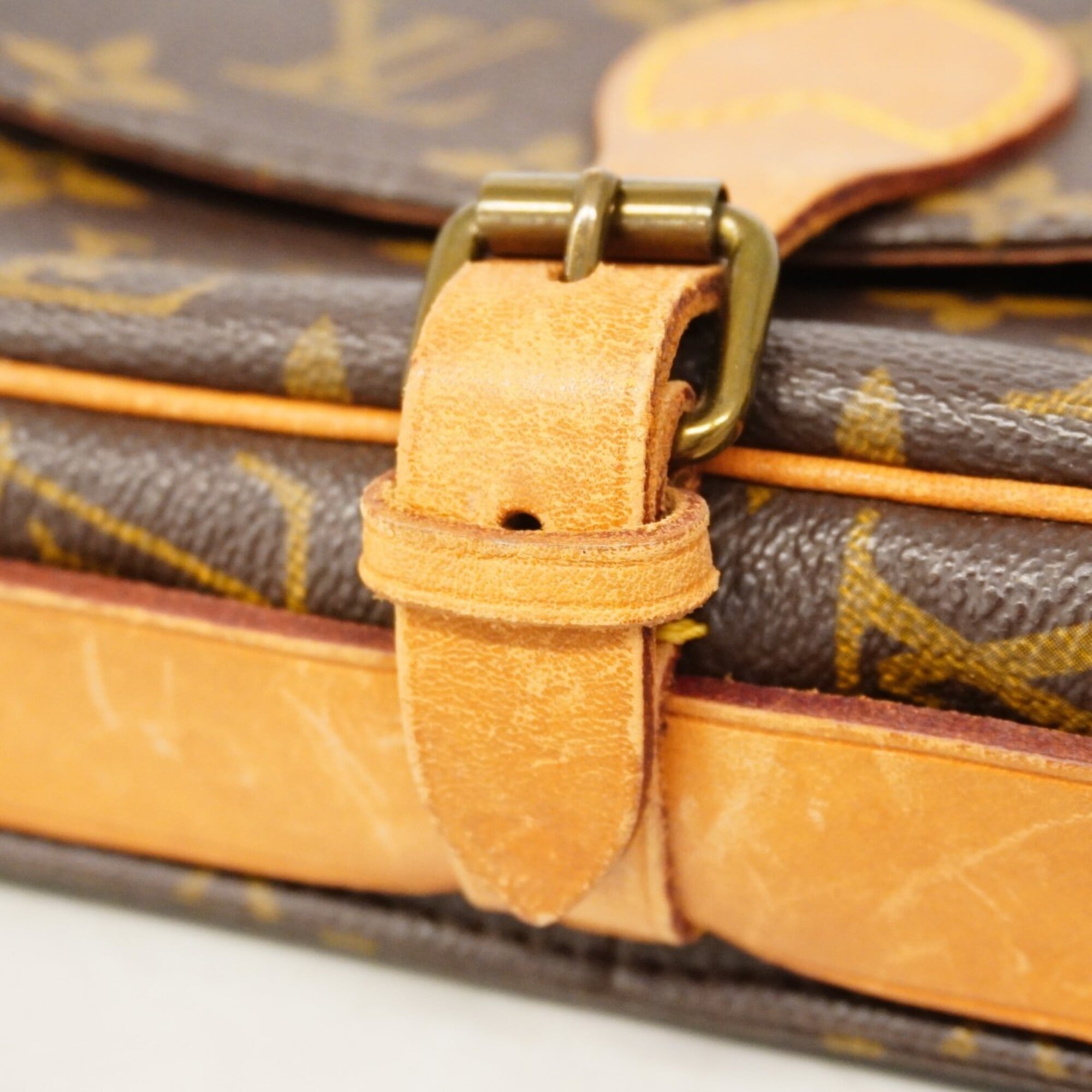Louis Vuitton Brown Shoulder Bag (Pre-Owned)