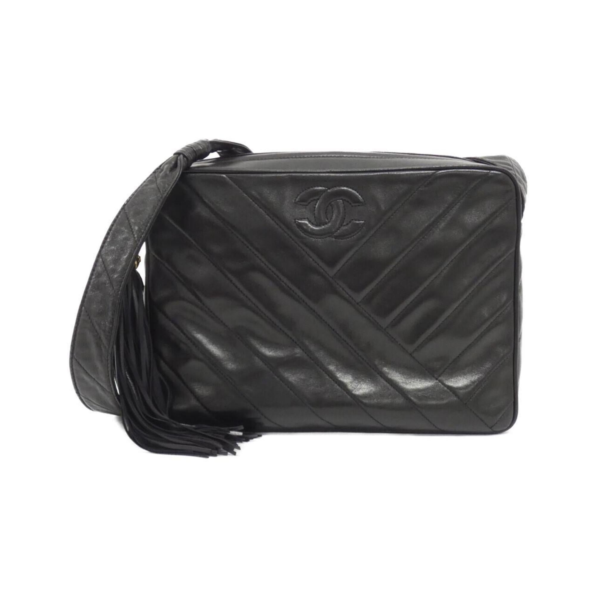 Chanel Black Leather Shoulder Bag (Pre-Owned)