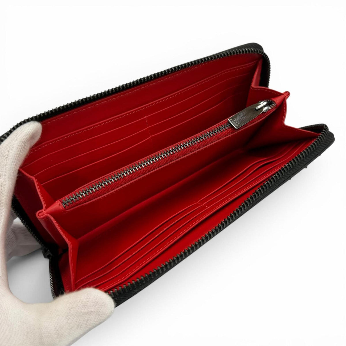 Christian Louboutin Black Leather Long Wallet (Bi-Fold) (Pre-Owned)
