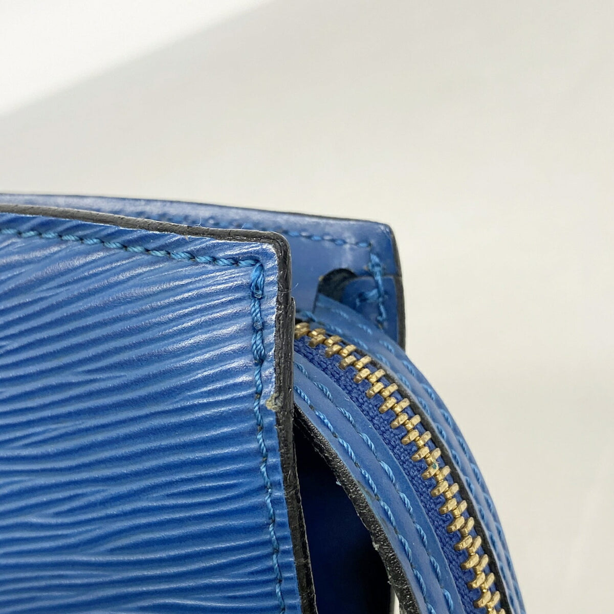 Louis Vuitton Toledo Blue Shoulder Bag (Pre-Owned)