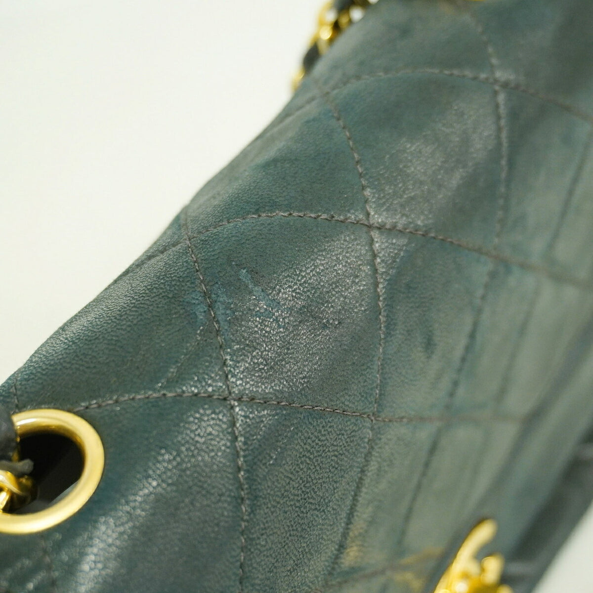 Chanel Black Leather Shoulder Bag (Pre-Owned)