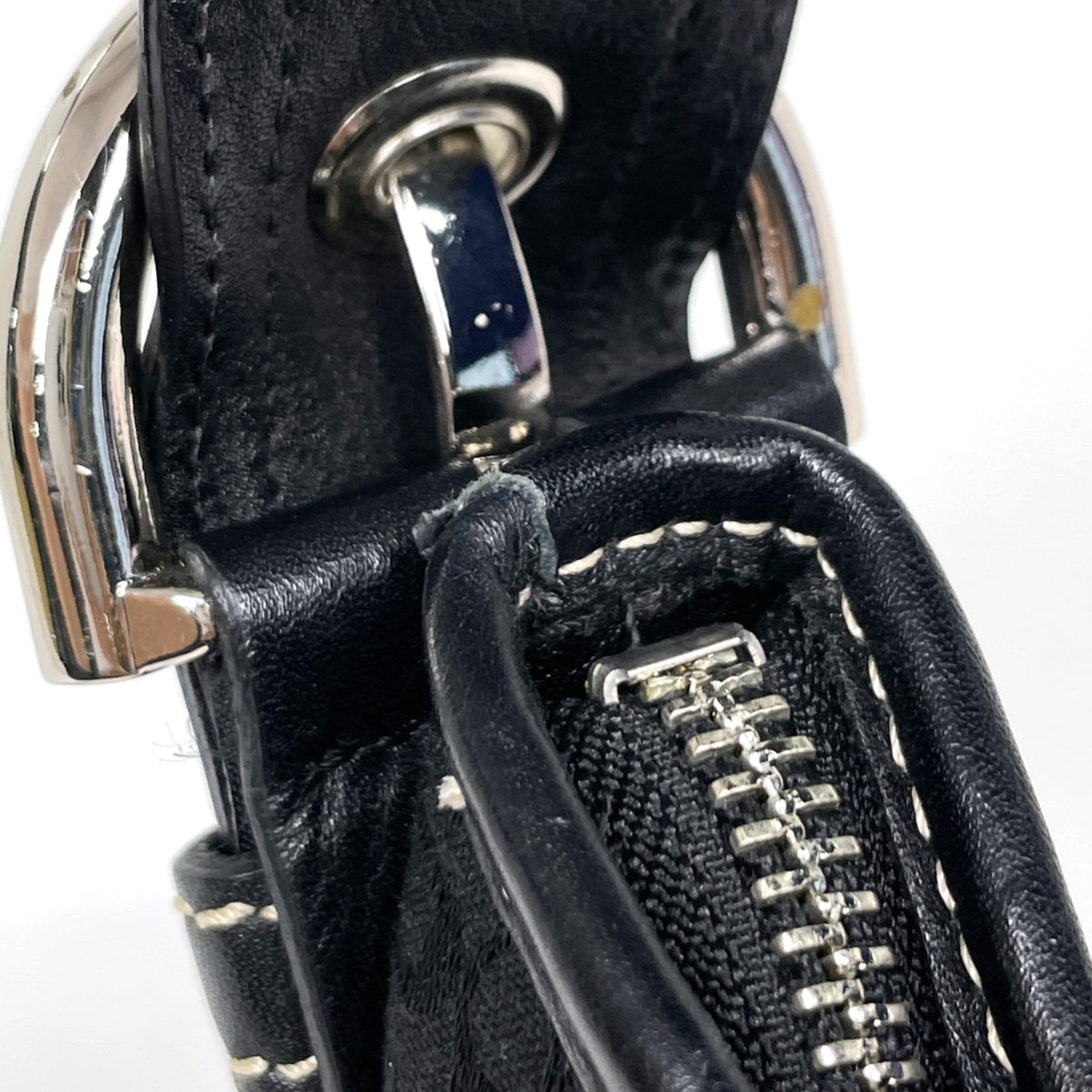 Coach Black Canvas Shoulder Bag (Pre-Owned)