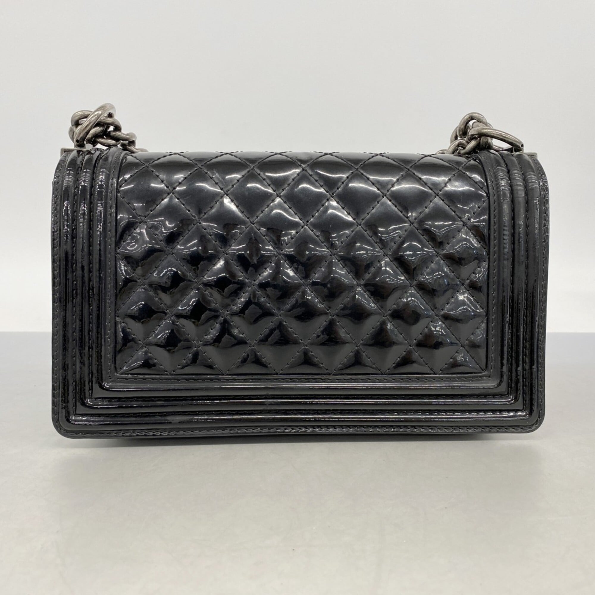 Chanel Black Patent Leather Shoulder Bag (Pre-Owned)