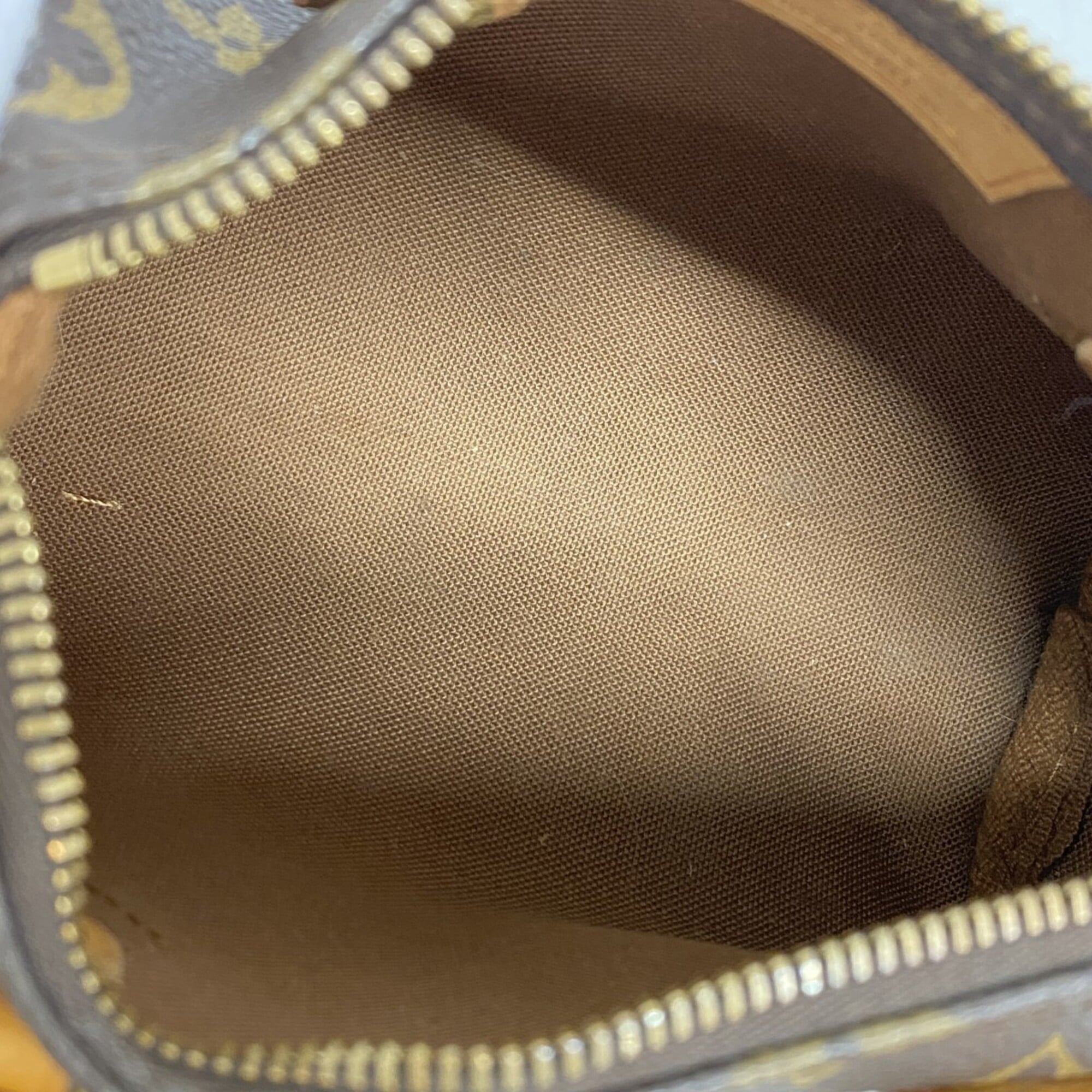 Louis Vuitton Brown Handbag (Pre-Owned)