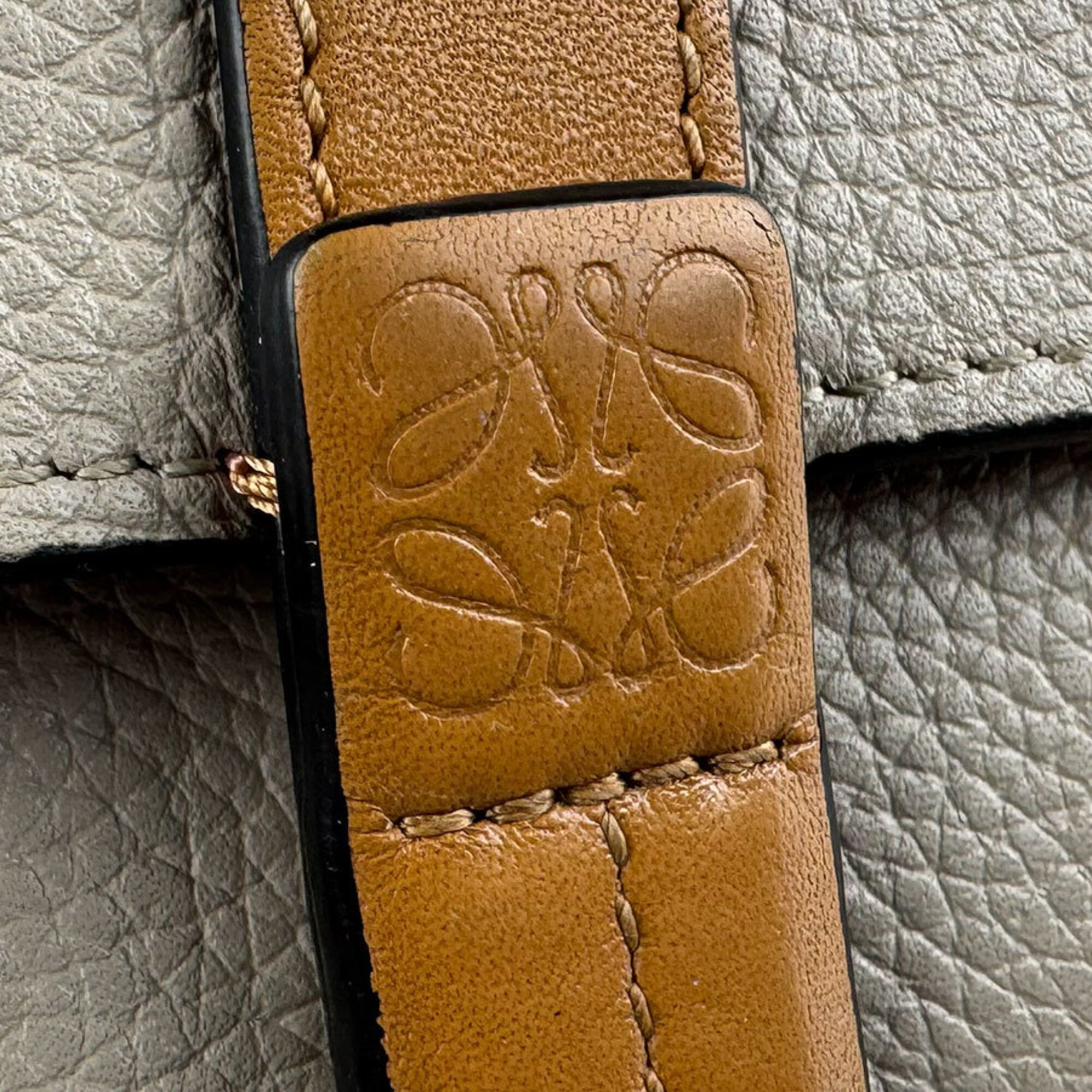Loewe Brown Grayish Leather Wallet (Tri-Fold) (Pre-Owned)
