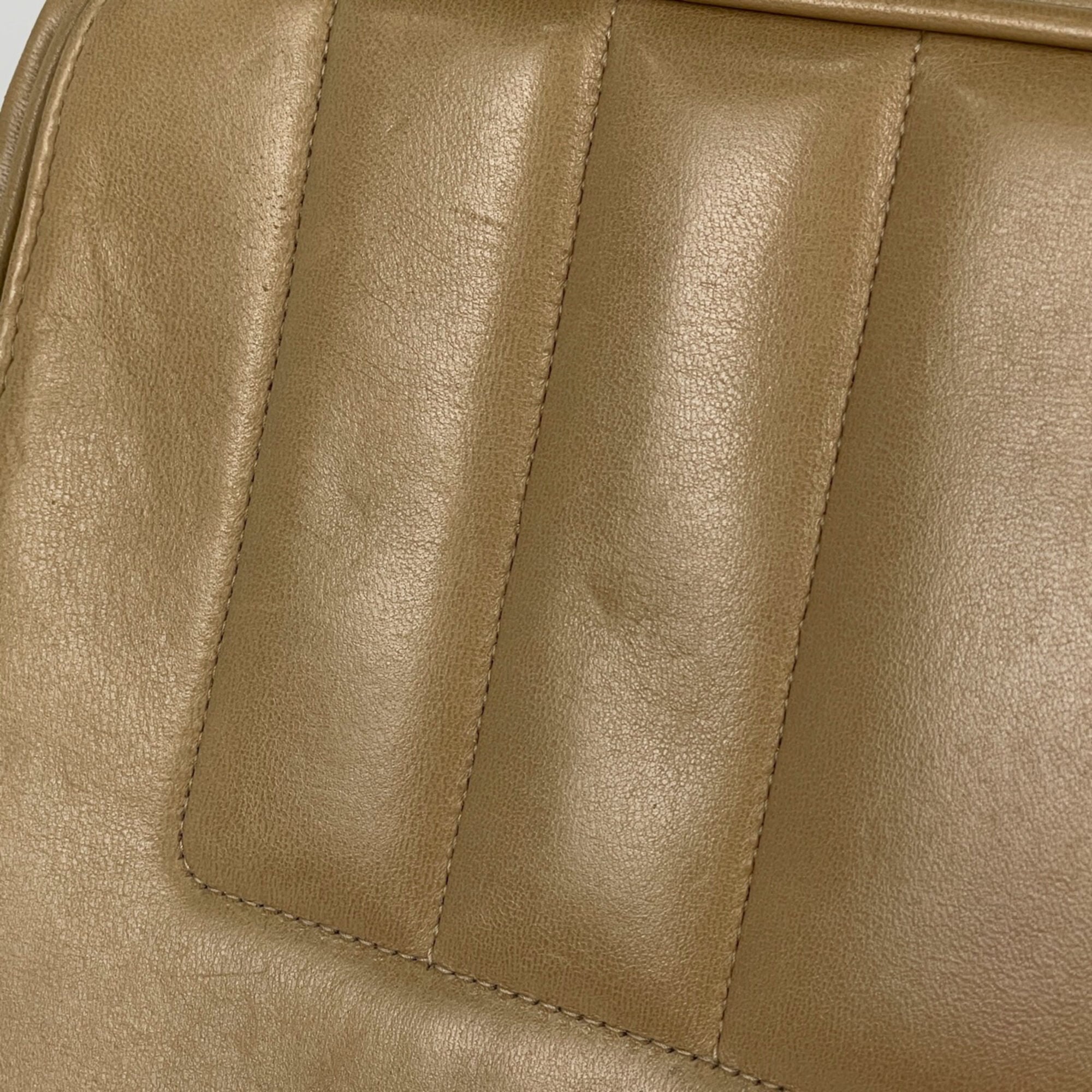 Chanel Beige Leather Shoulder Bag (Pre-Owned)