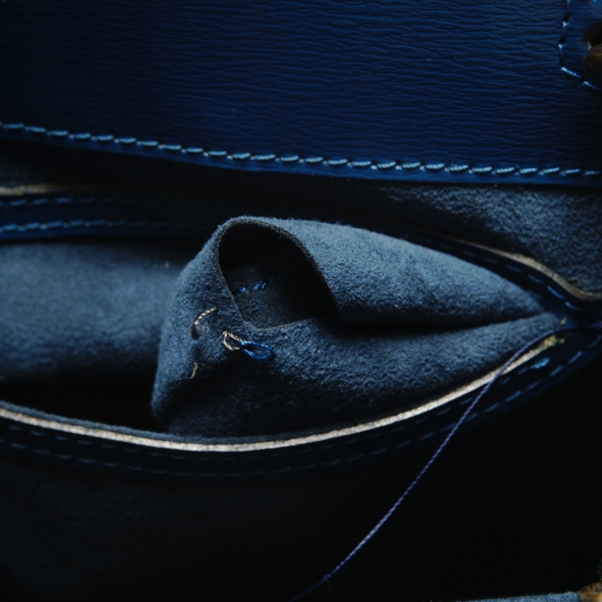 Louis Vuitton Epi Blue Epi Leather Shoulder Bag (Pre-Owned)