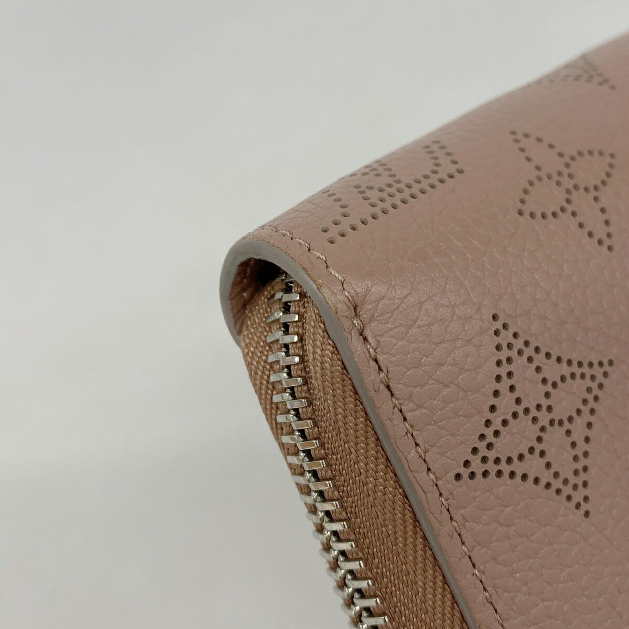 Louis Vuitton Pink Long Wallet (Bi-Fold) (Pre-Owned)