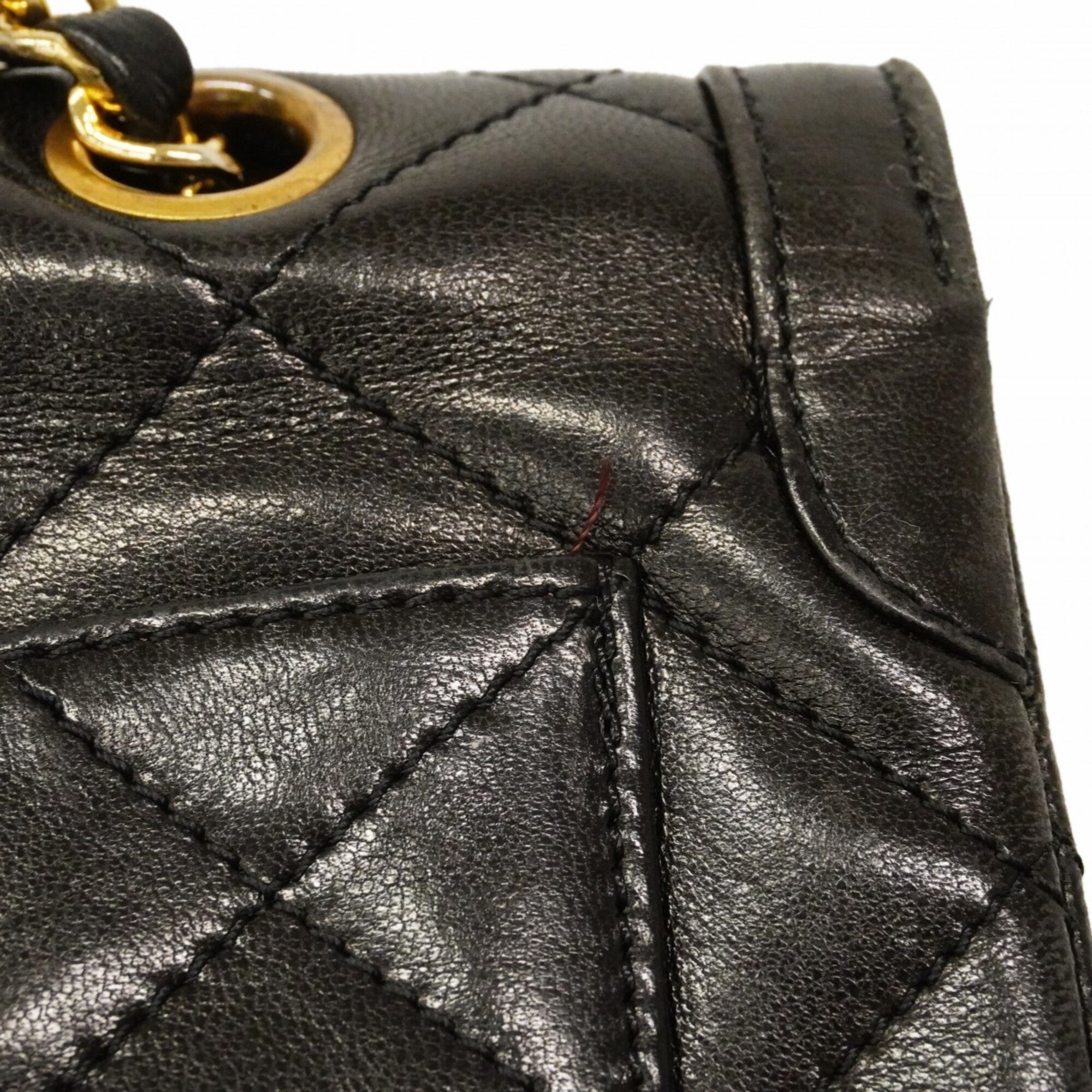 Chanel Black Leather Shoulder Bag (Pre-Owned)