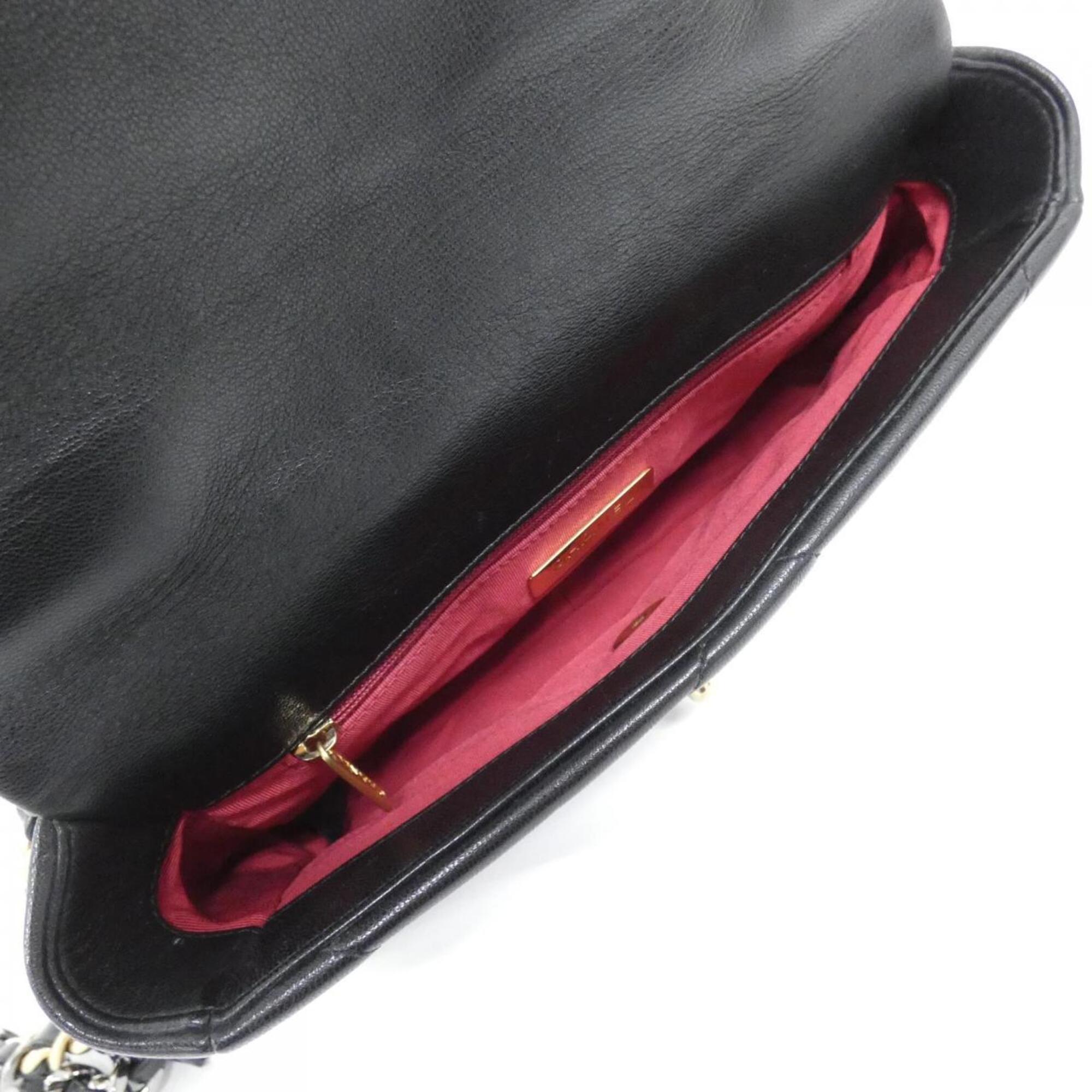 Chanel Black Leather Shoulder Bag (Pre-Owned)