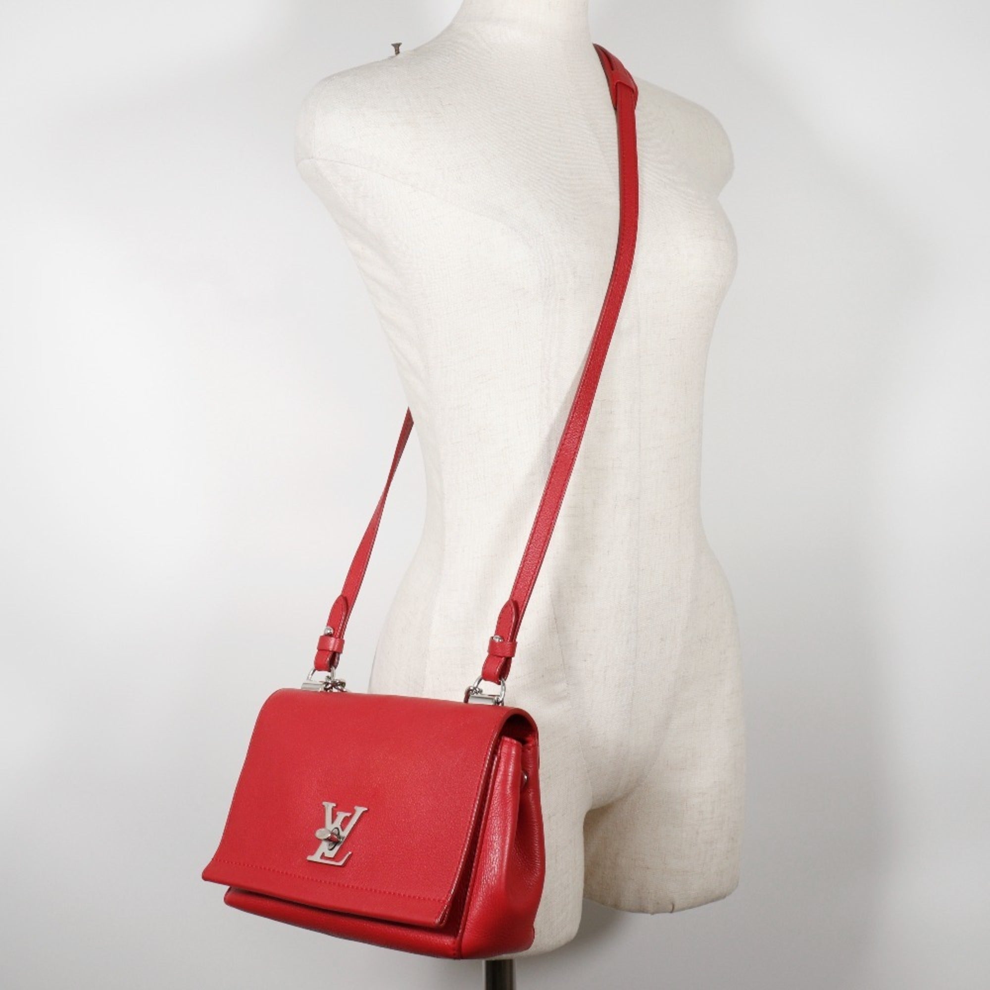 Louis Vuitton Red Color Ruby Leather Shoulder Bag (Pre-Owned)