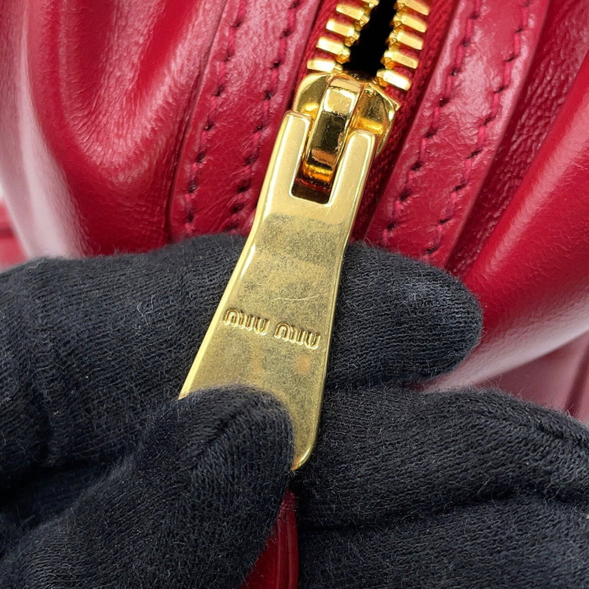Miu Miu Red Color Leather Handbag (Pre-Owned)