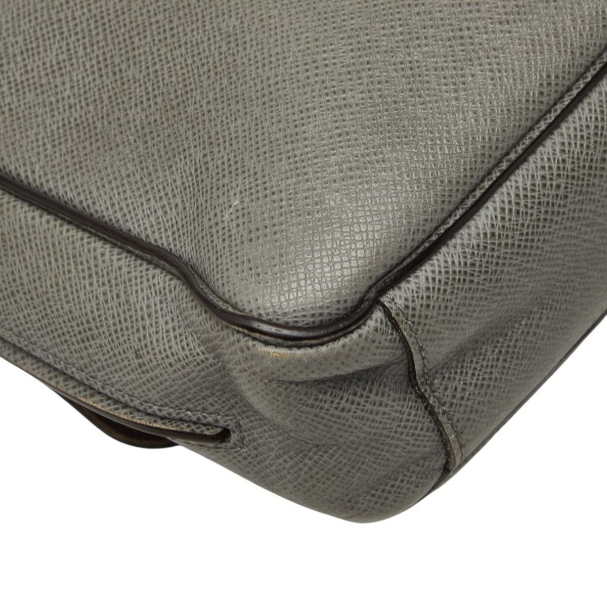 Louis Vuitton Glacier Gray Leather Shoulder Bag (Pre-Owned)