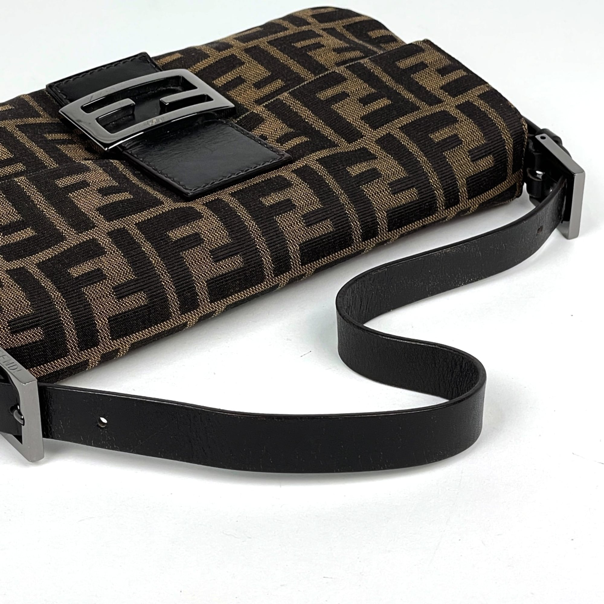 Fendi Brown Zucca Handbag Shoulder Bag (Pre-Owned)