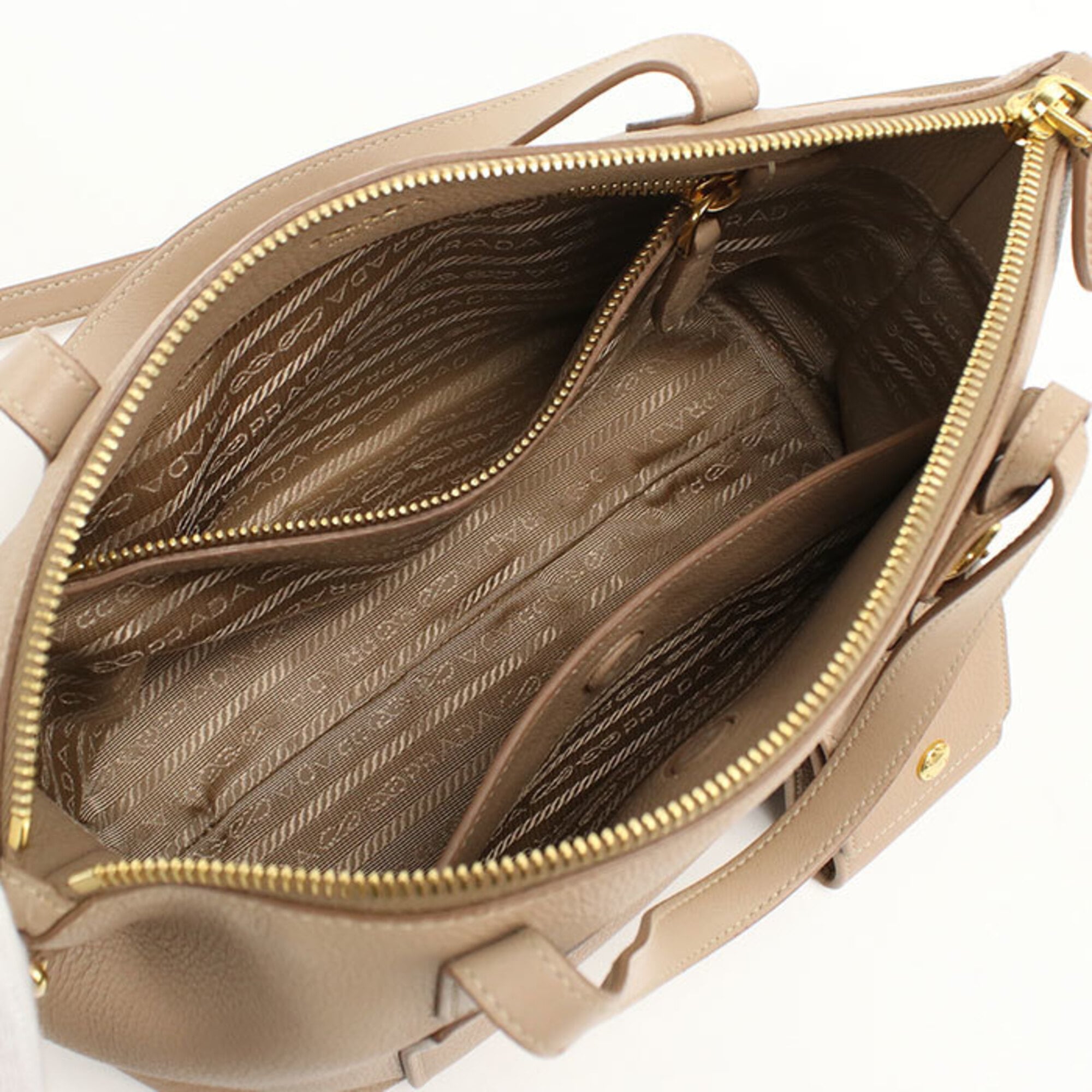 Prada Beige Leather Handbag (Pre-Owned)