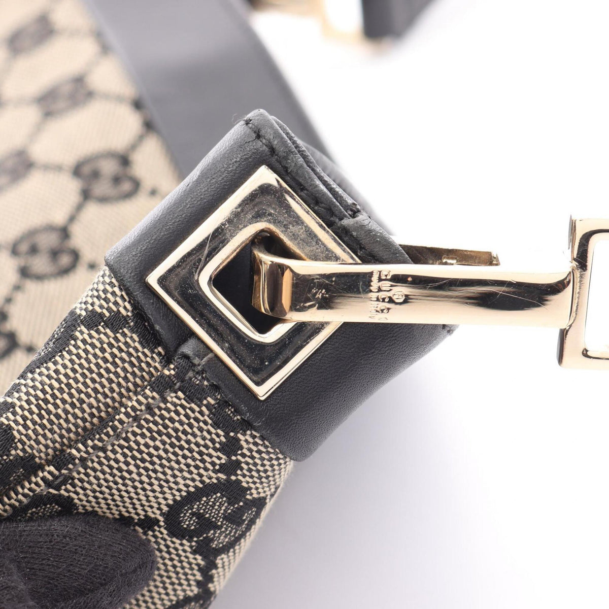 Gucci Beige Black Canvas Leather Shoulder Bag (Pre-Owned)