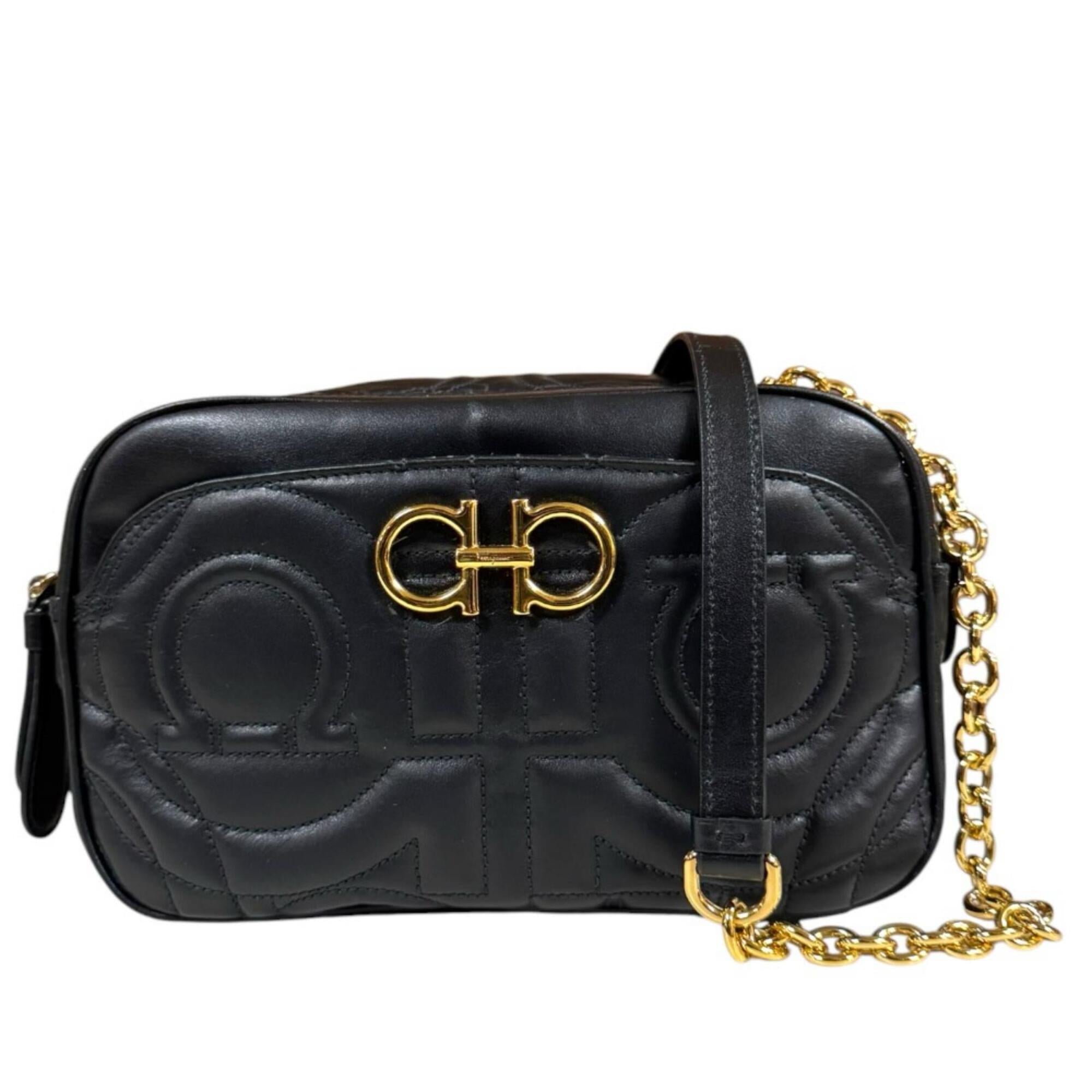 Salvatore Ferragamo Black Leather Shoulder Bag (Pre-Owned)