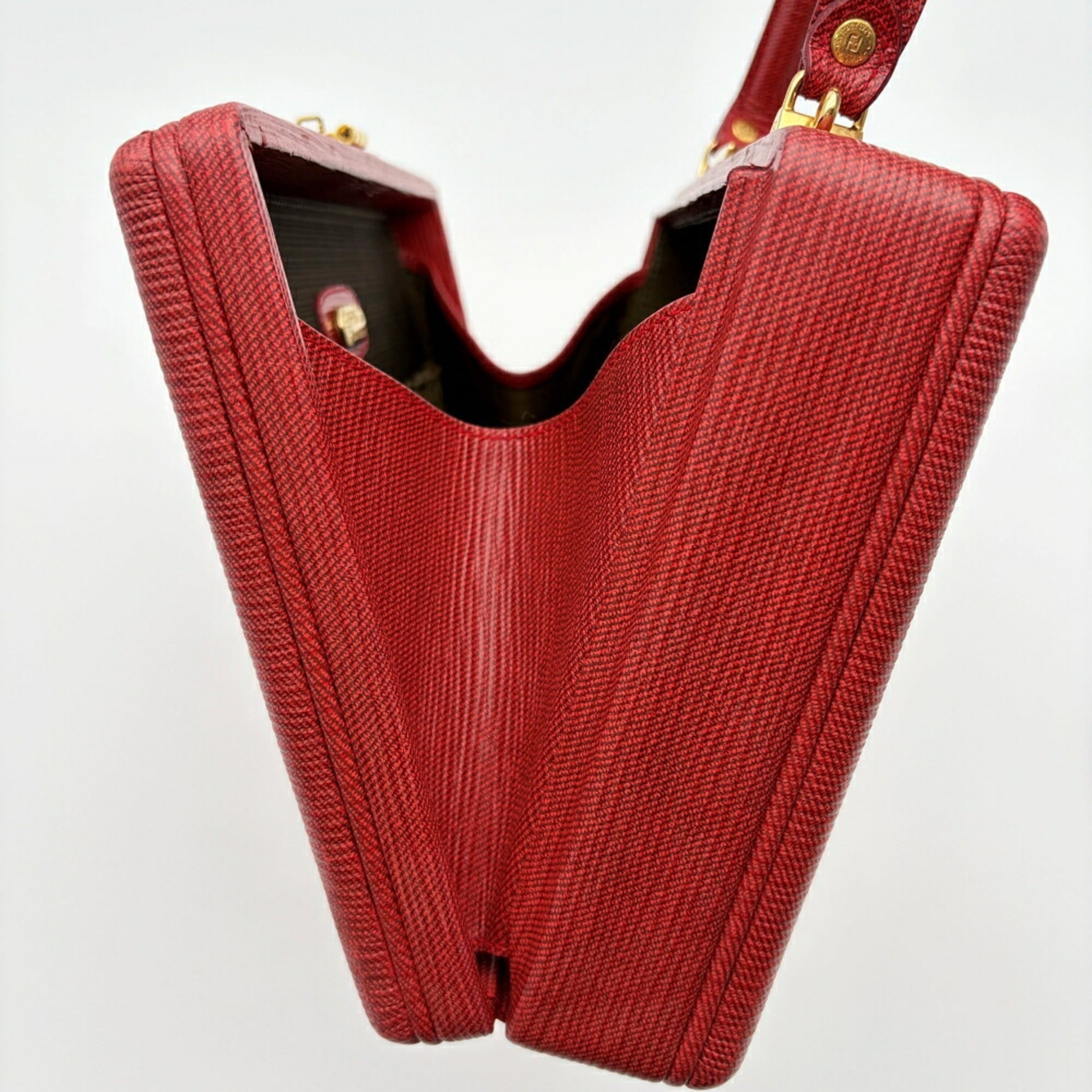 Fendi Red Color Leather Shoulder Bag (Pre-Owned)