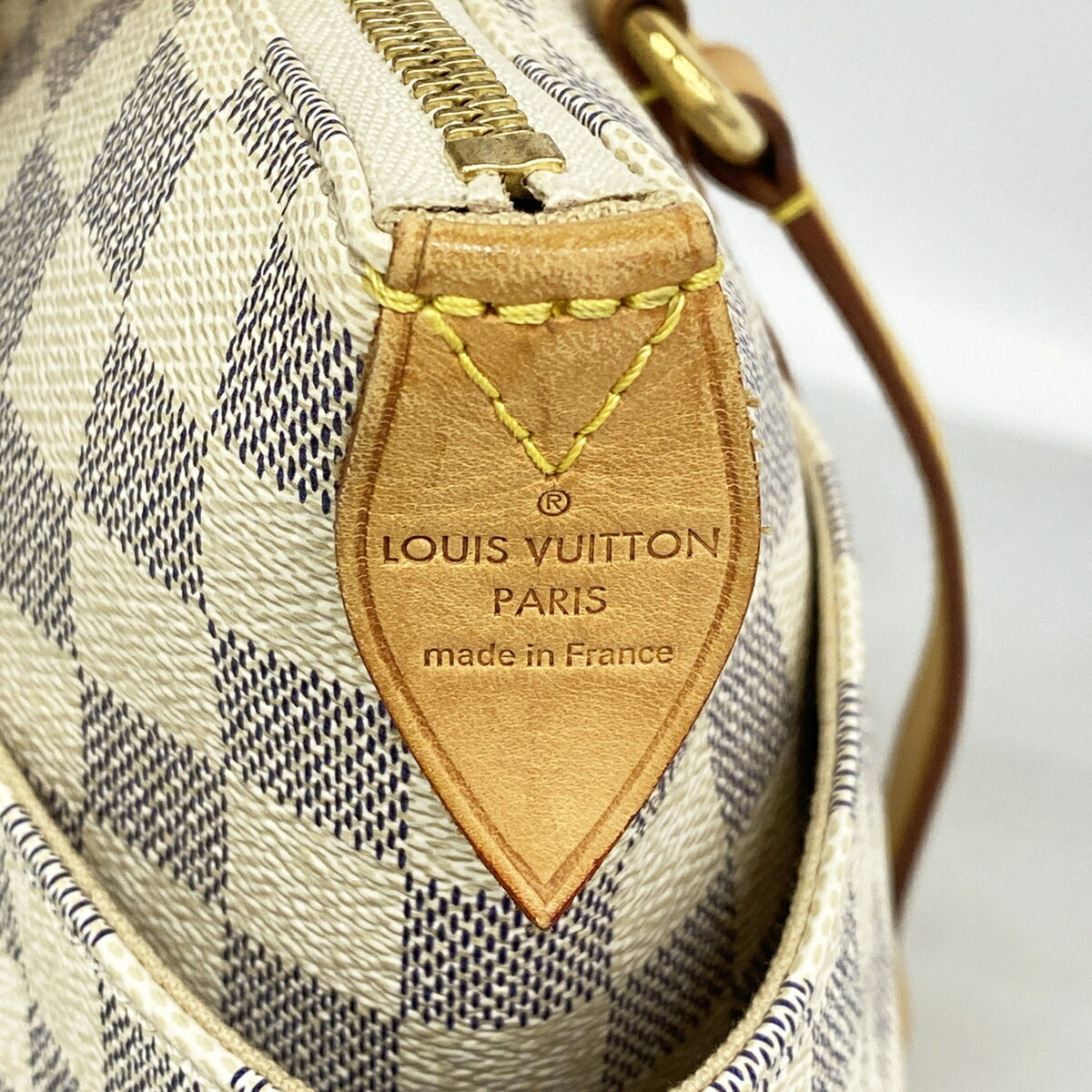 Louis Vuitton White Tote Bag (Pre-Owned)