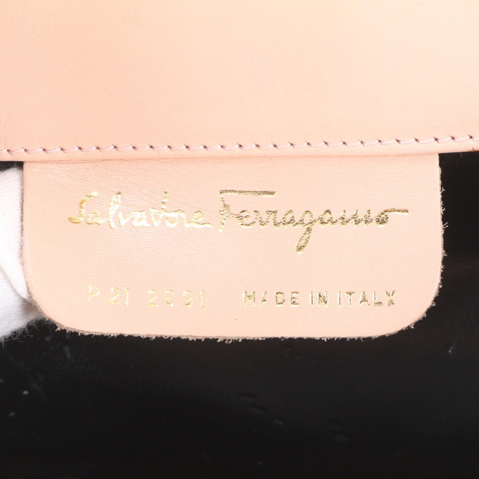 Salvatore Ferragamo Pink Leather Shoulder Bag (Pre-Owned)