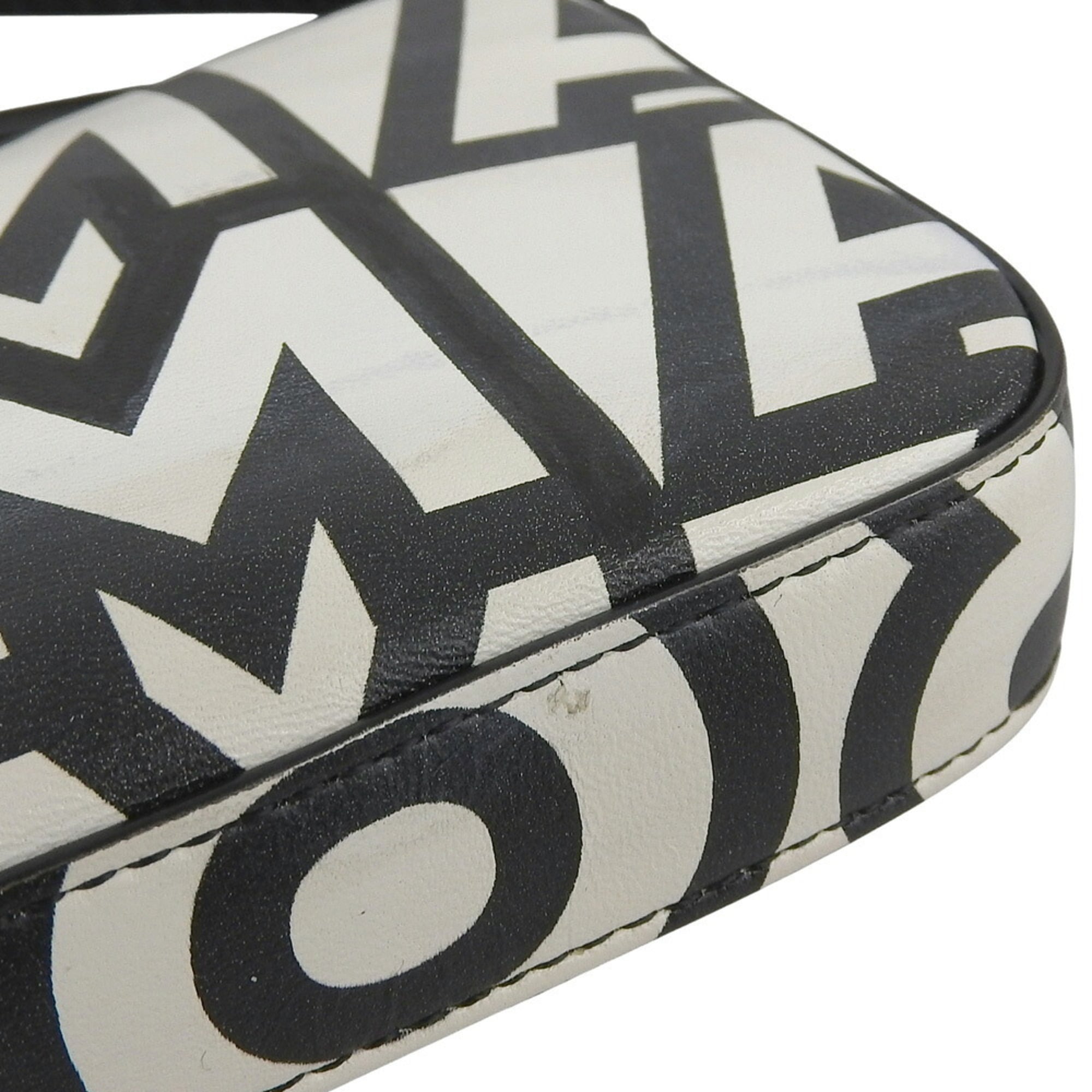 Fendi Black White Leather Pouch (Pre-Owned)
