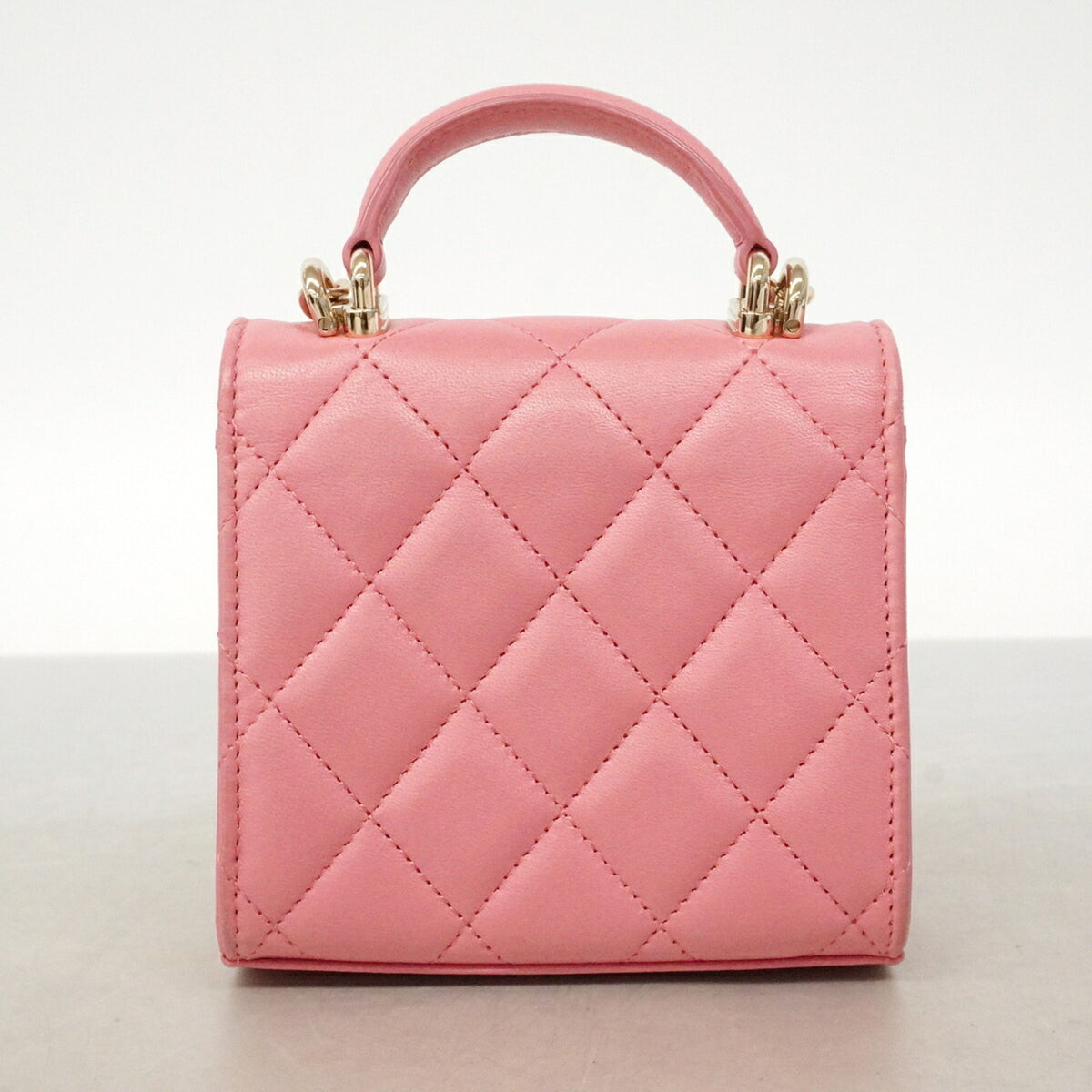 Chanel Pink Leather Handbag (Pre-Owned)
