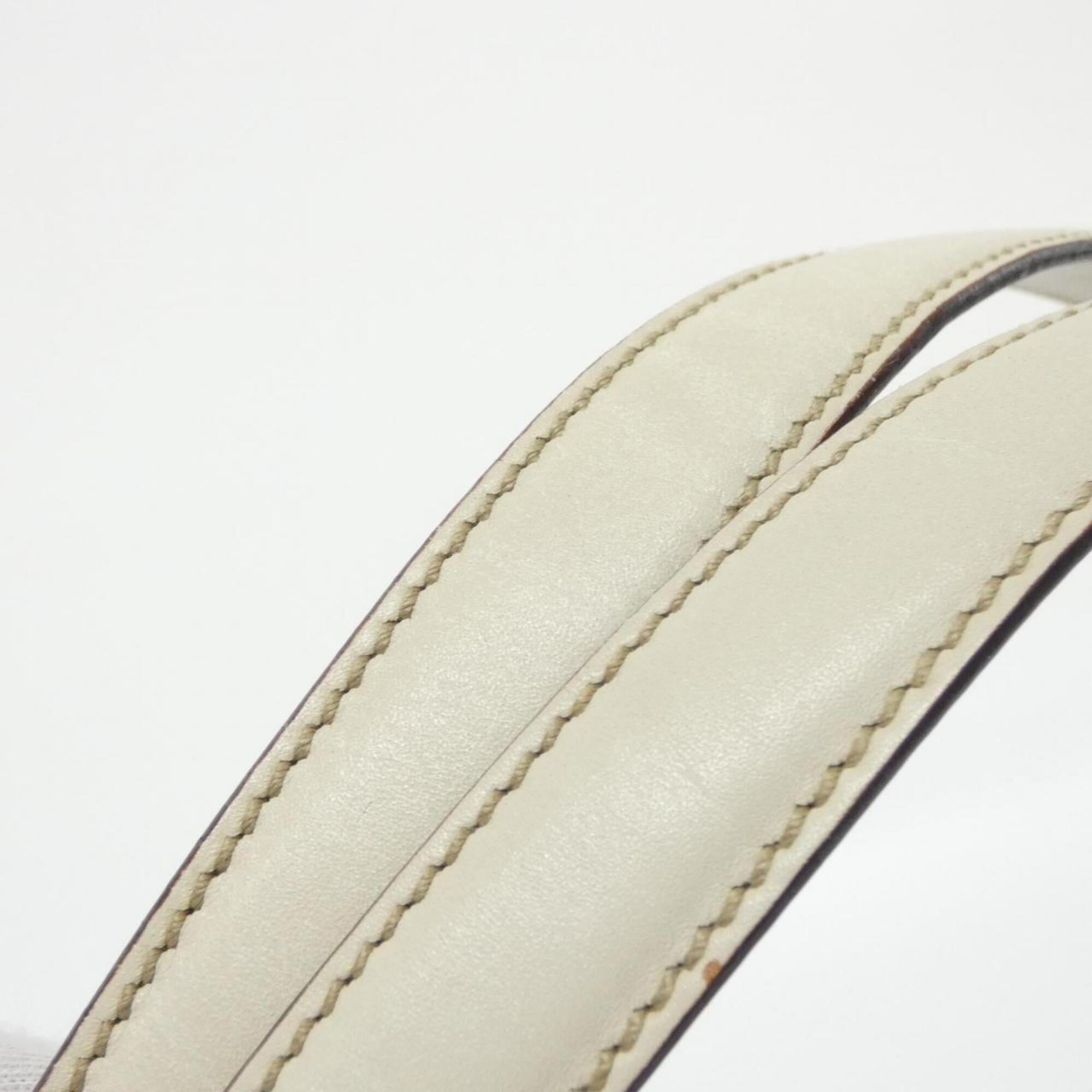Gucci Ivory Gg Leather Handbag (Pre-Owned)