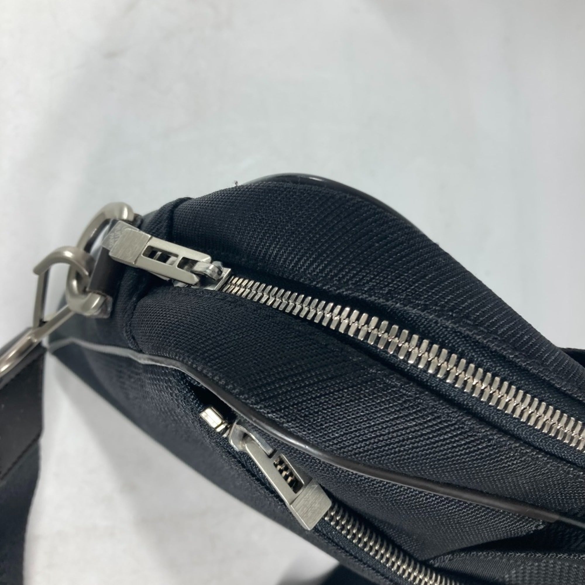 Louis Vuitton Black Damier Geant Shoulder Bag Tote Bag (Pre-Owned)