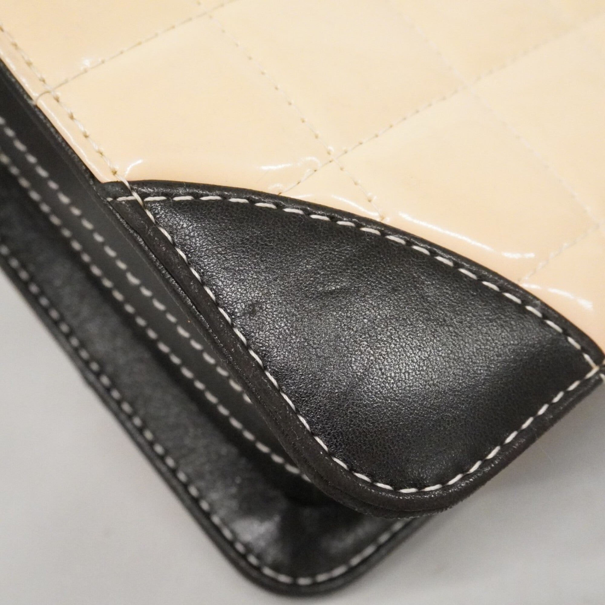 Chanel Black Ivory Patent Leather Shoulder Bag (Pre-Owned)