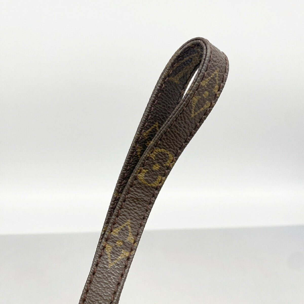 Louis Vuitton Brown Clutch Bag (Pre-Owned)