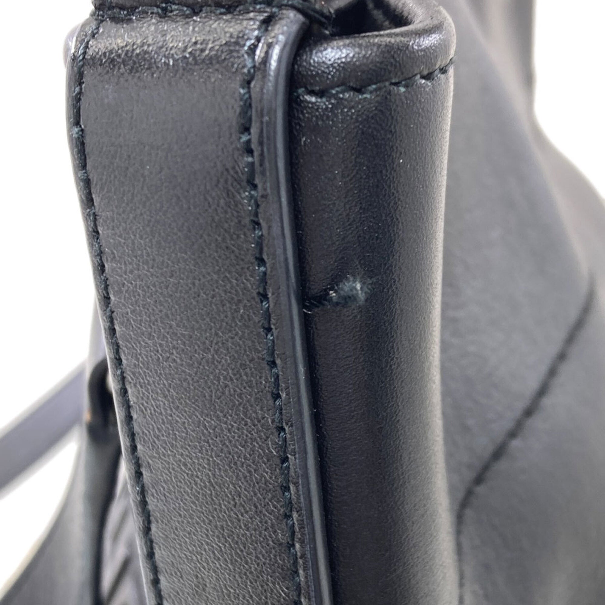 Saint Laurent Black Leather Shoulder Bag (Pre-Owned)
