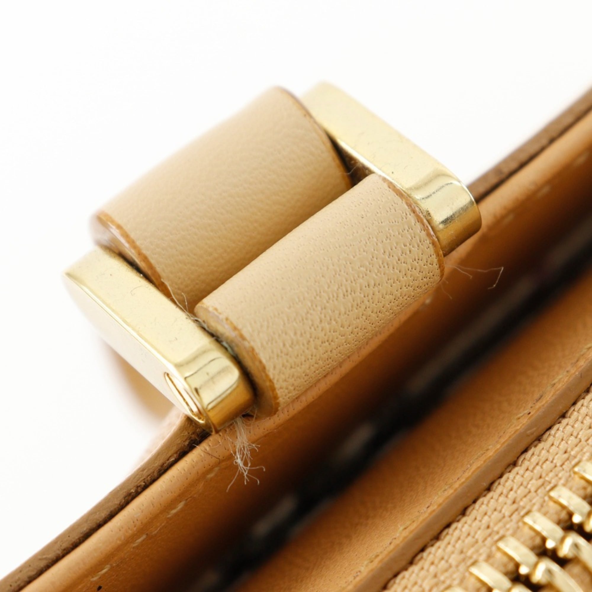 Burberry Beige Leather Handbag (Pre-Owned)