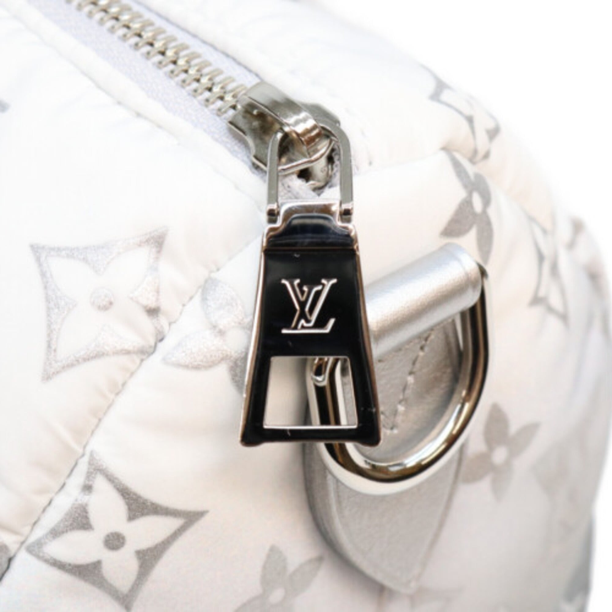 Louis Vuitton Silver Nylon Shoulder Bag (Pre-Owned)