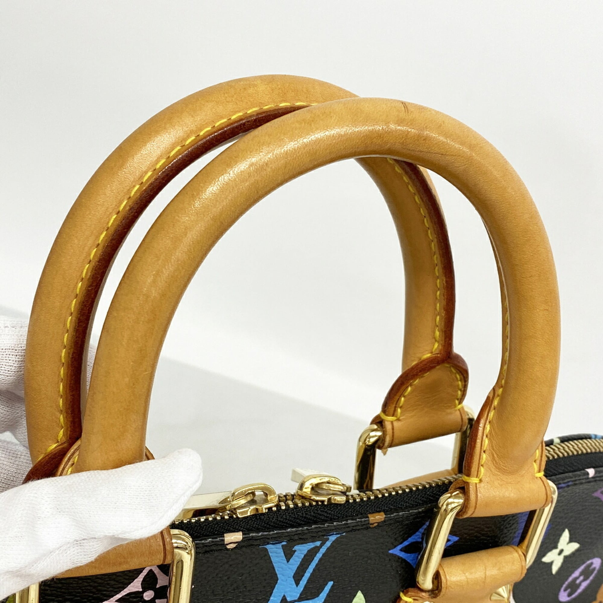 Louis Vuitton Noir Handbag (Pre-Owned)