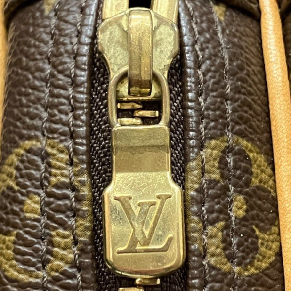 Louis Vuitton Brown Monogram Shoulder Bag (Pre-Owned)