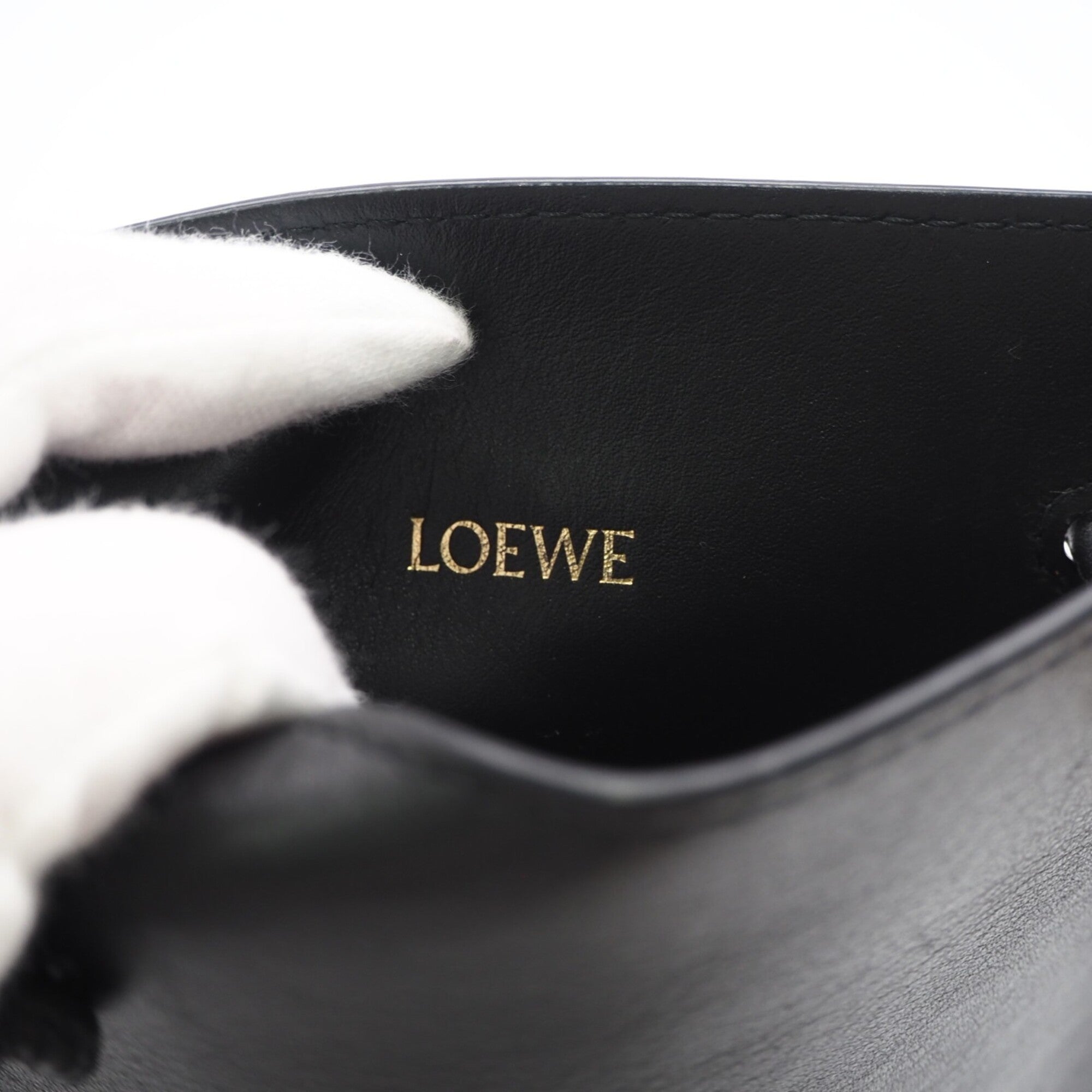 Loewe Black Leather Shoulder Bag (Pre-Owned)