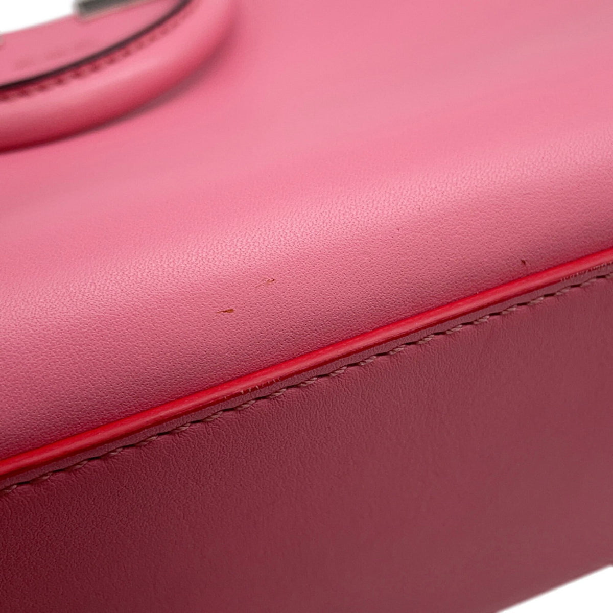 Fendi Pink Leather Handbag (Pre-Owned)