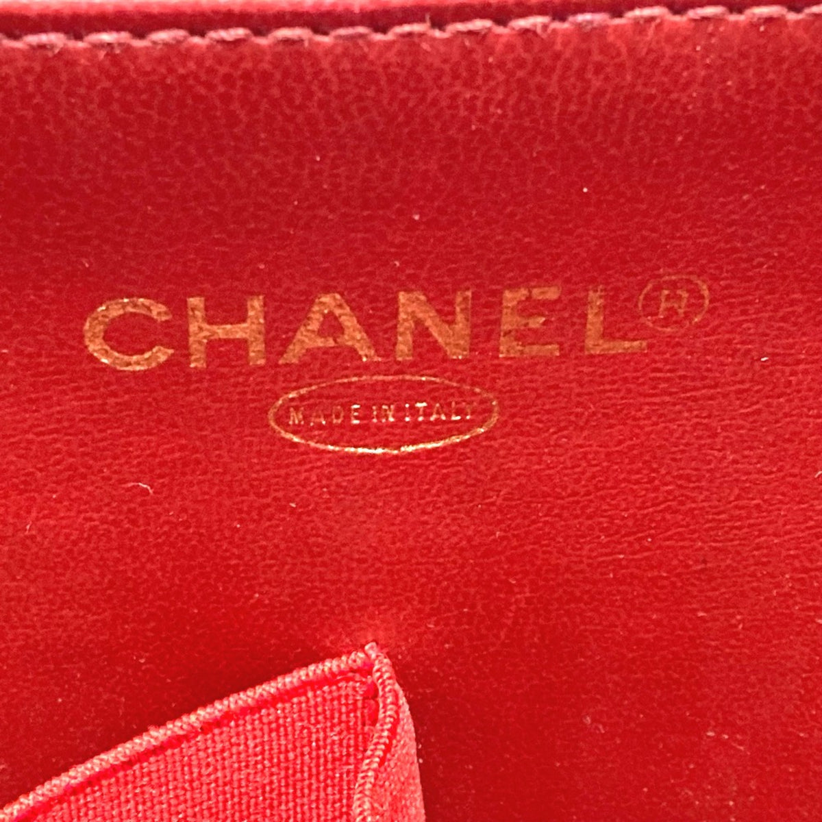 Chanel Red Leather Shoulder Bag (Pre-Owned)