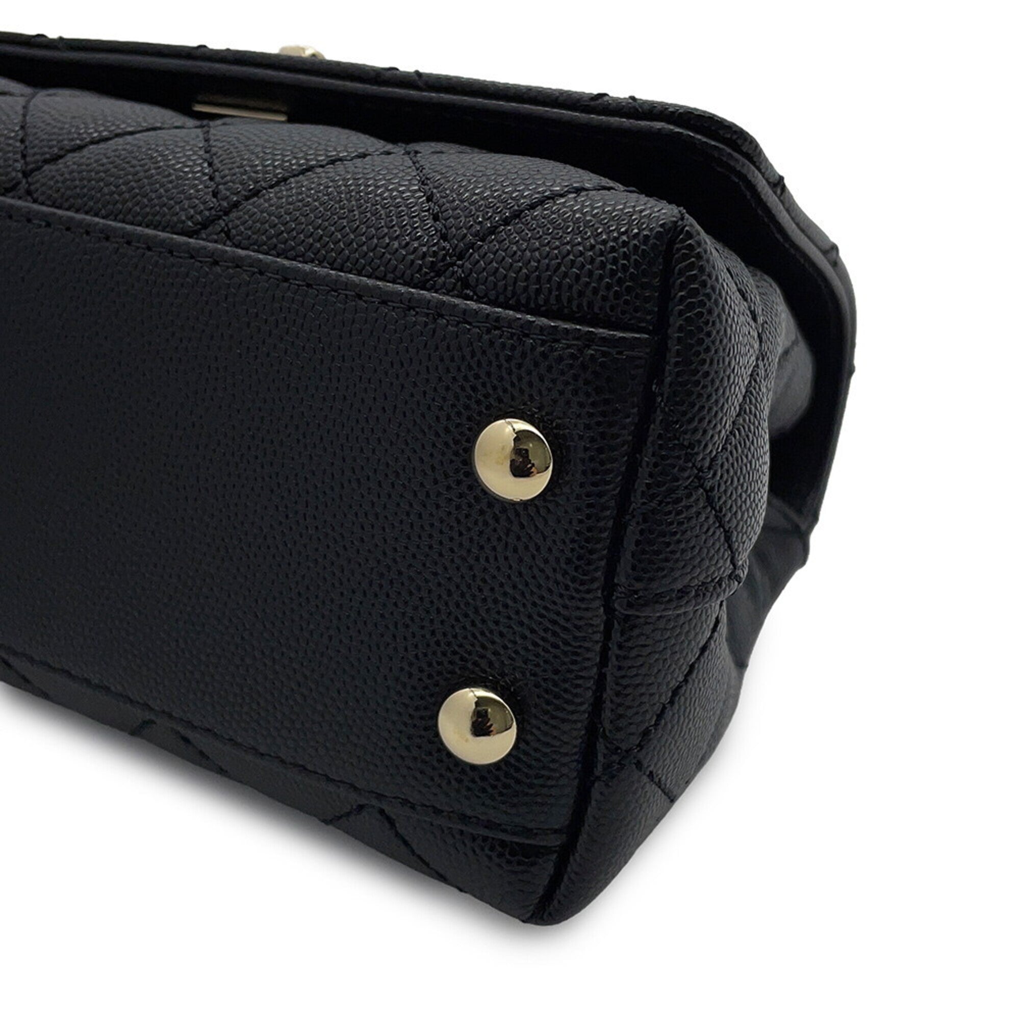 Chanel Matelasse Black Grained Calfskin Handbag (Pre-Owned)
