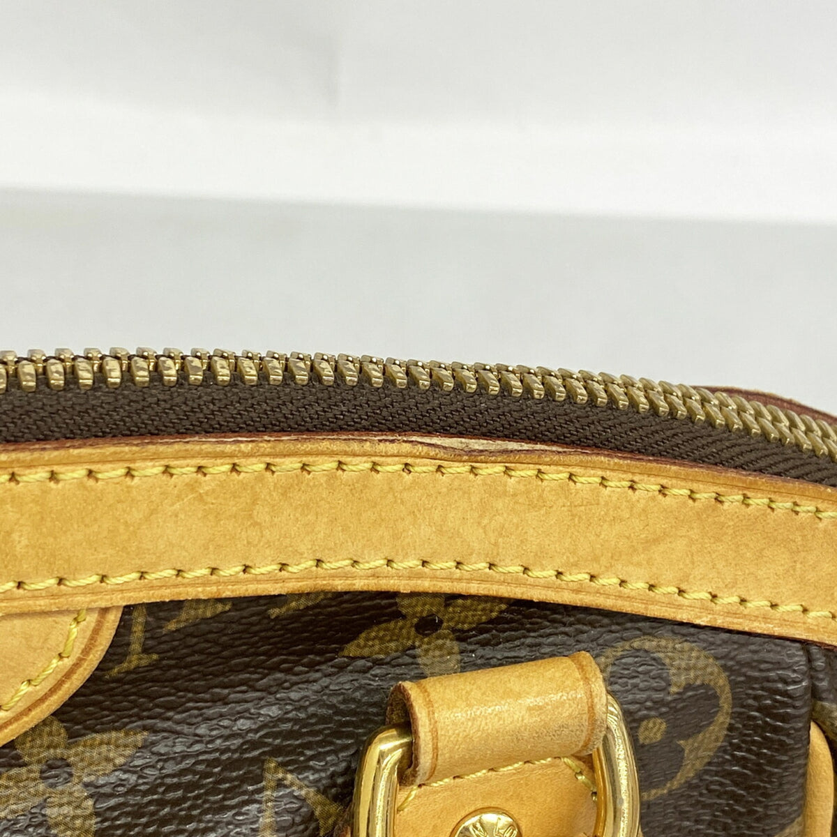 Louis Vuitton Brown Handbag (Pre-Owned)