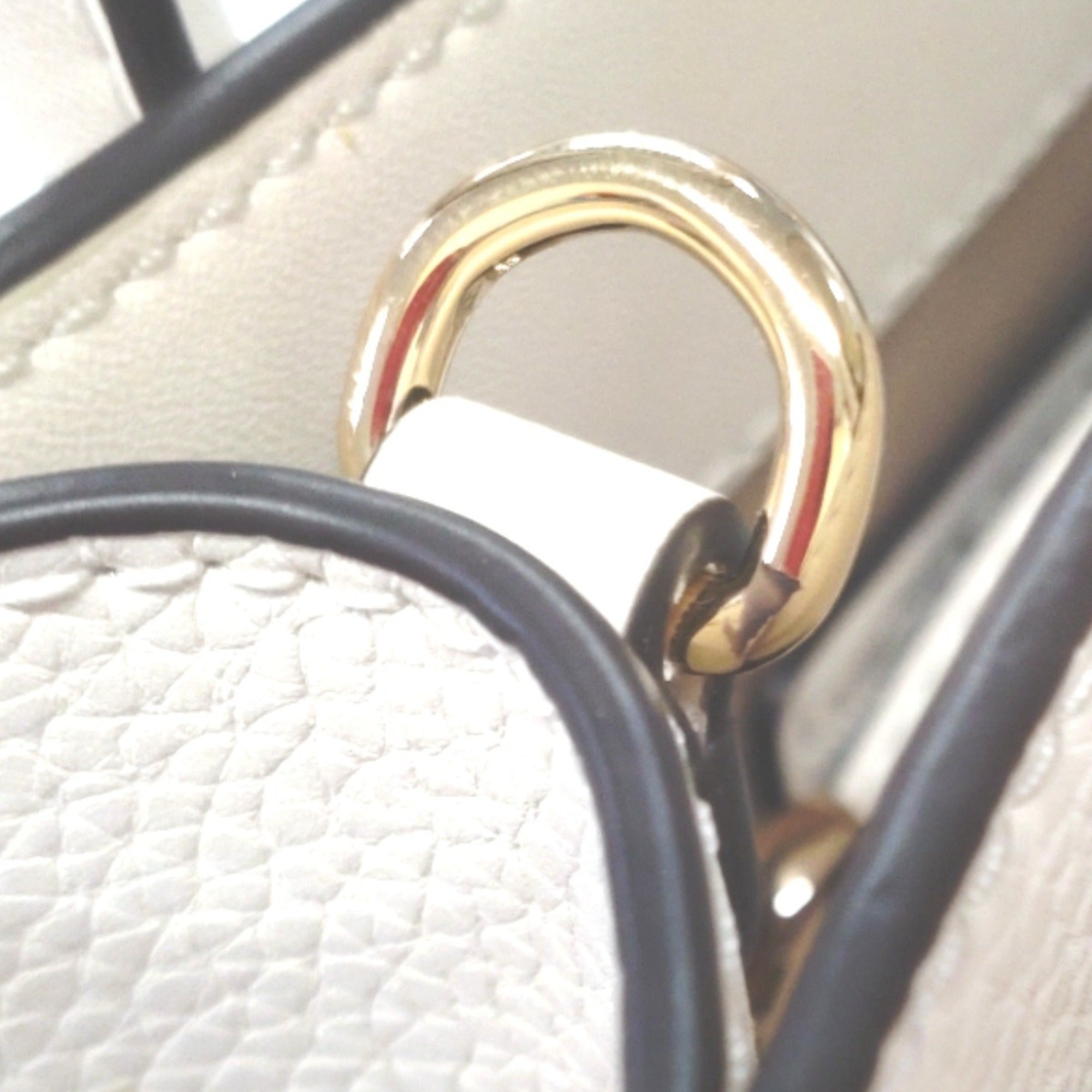 Michael Kors White Leather Shoulder Bag (Pre-Owned)