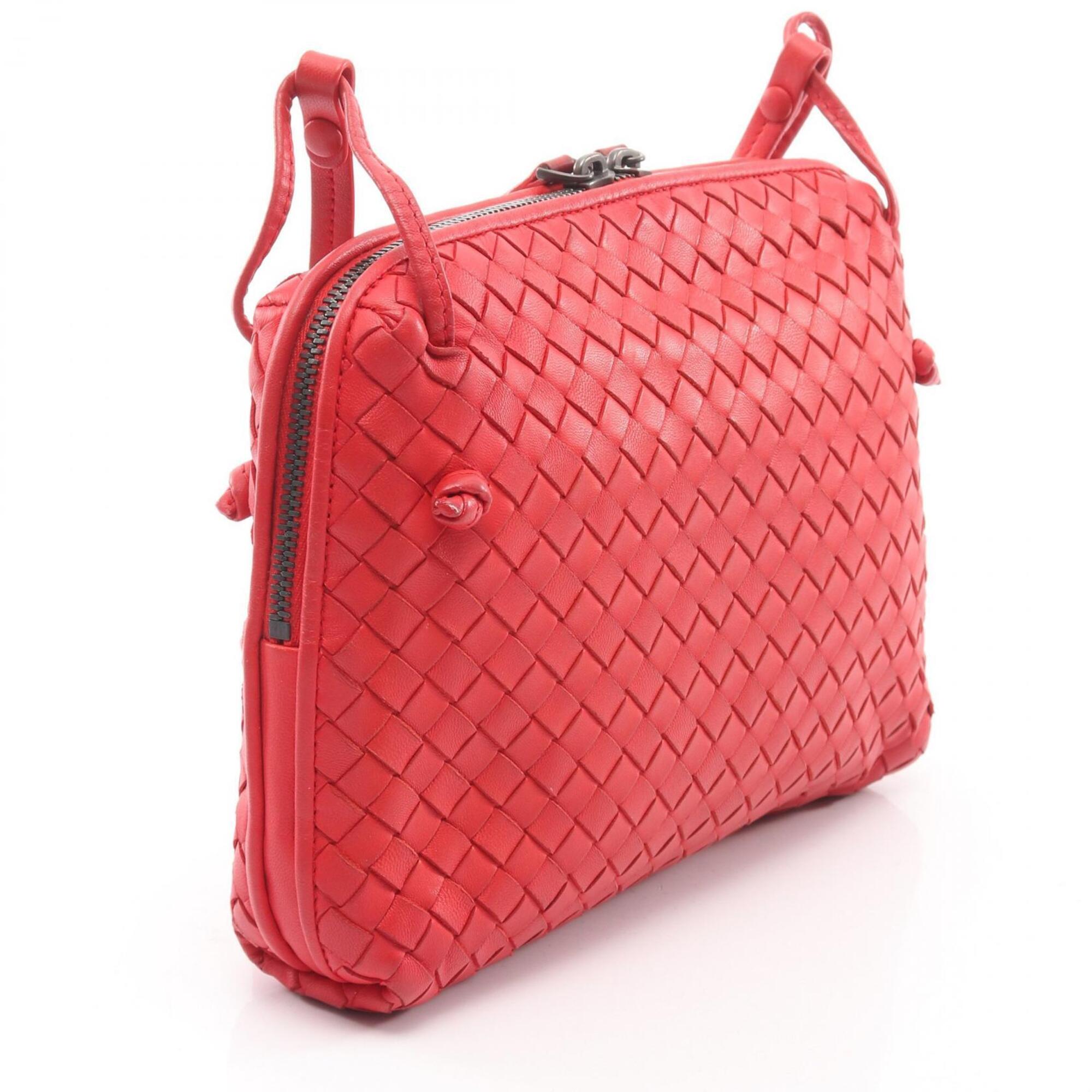 Bottega Veneta Red Color Intrecciato Shoulder Bag (Pre-Owned)